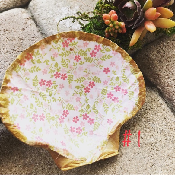 SOLD- Seashell Jewelry Dish - Picture 2 of 15